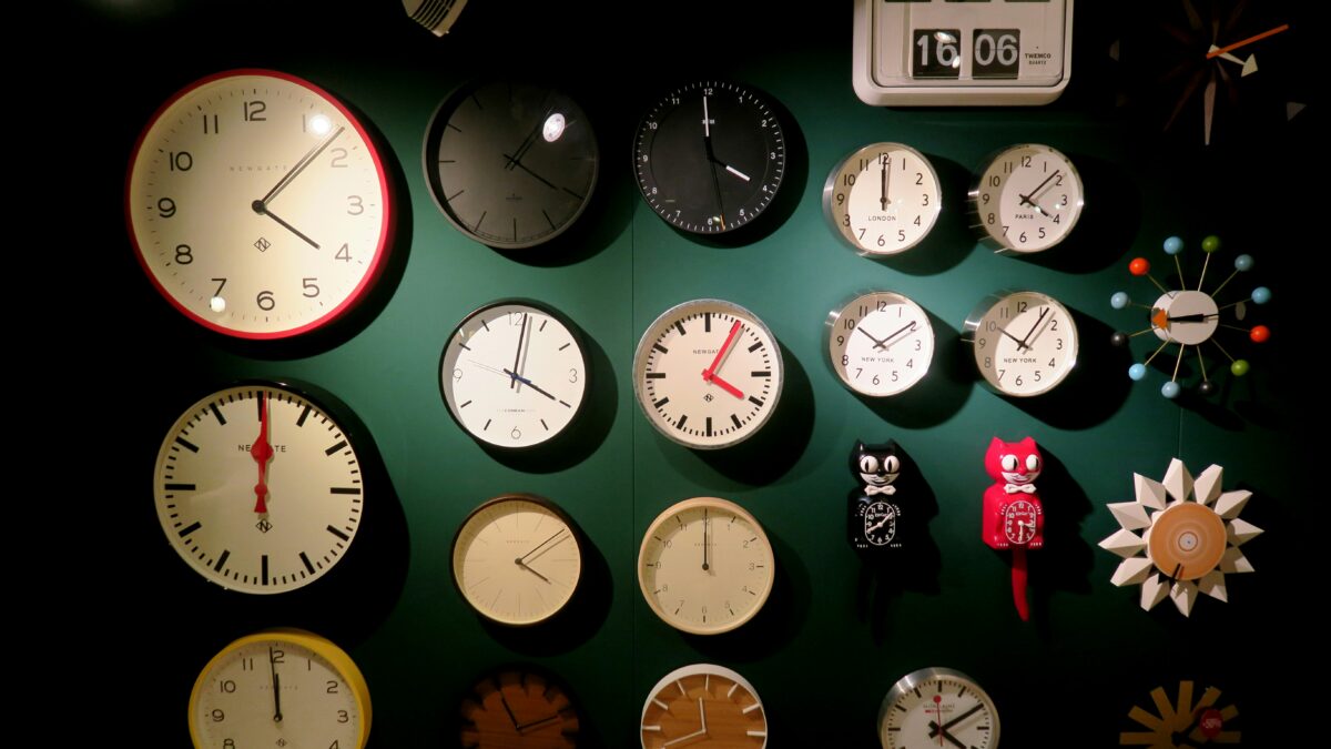 The Role of Web-Based Clocks in Modern Business