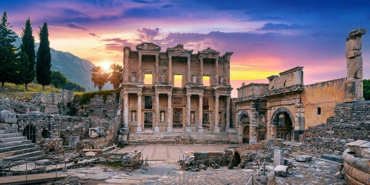 Exploring Lost Civilizations: From Atlantis to Pompeii