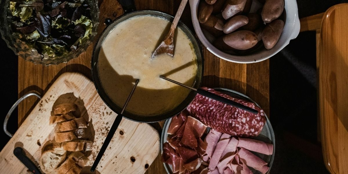 How to Host the Ultimate Fondue Party: Tips and Recipes